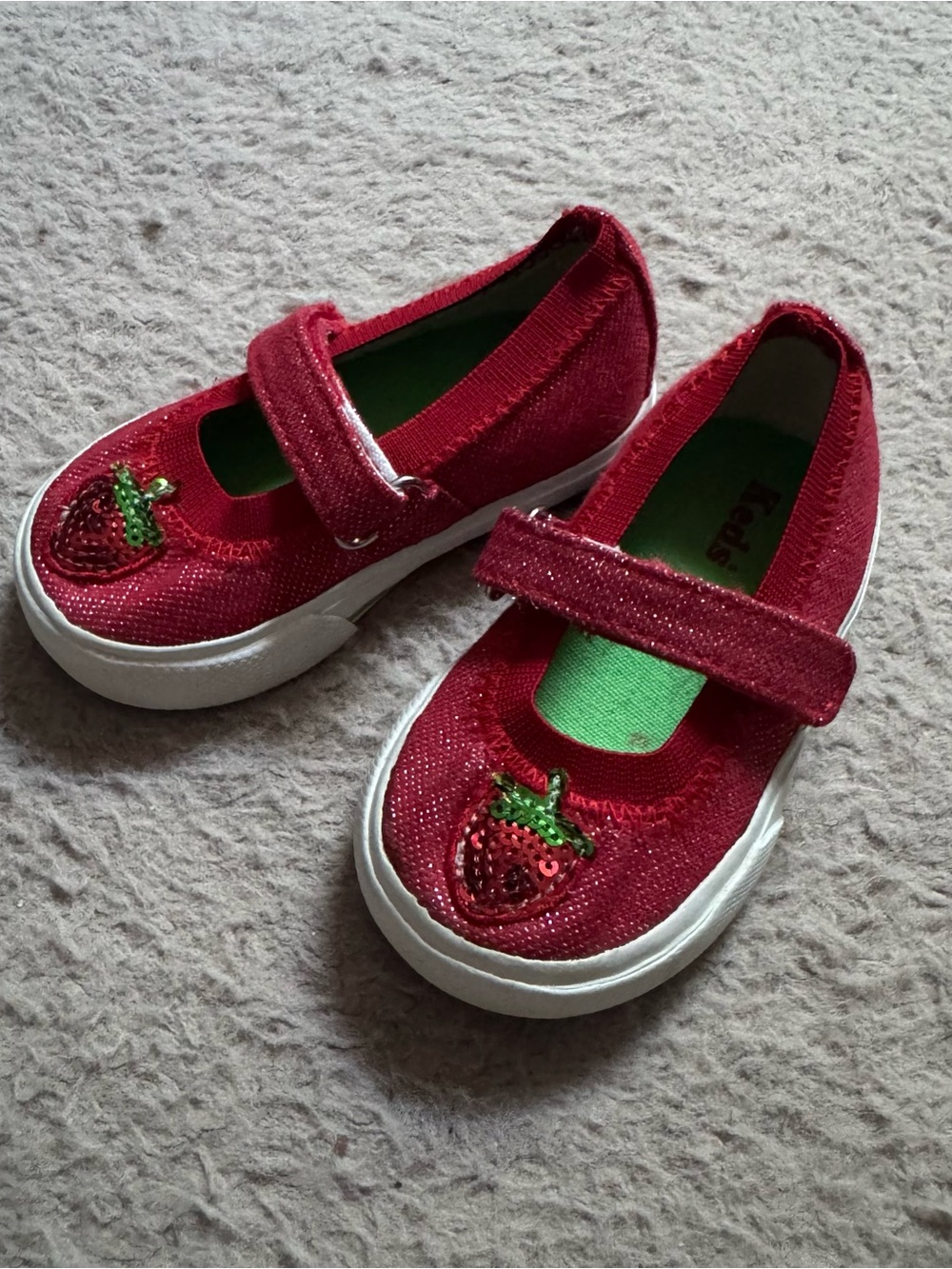 Keds Illume Mary Jane Sneaker Red US Size 4 Toddler Sparkle Strawberry Sequin -